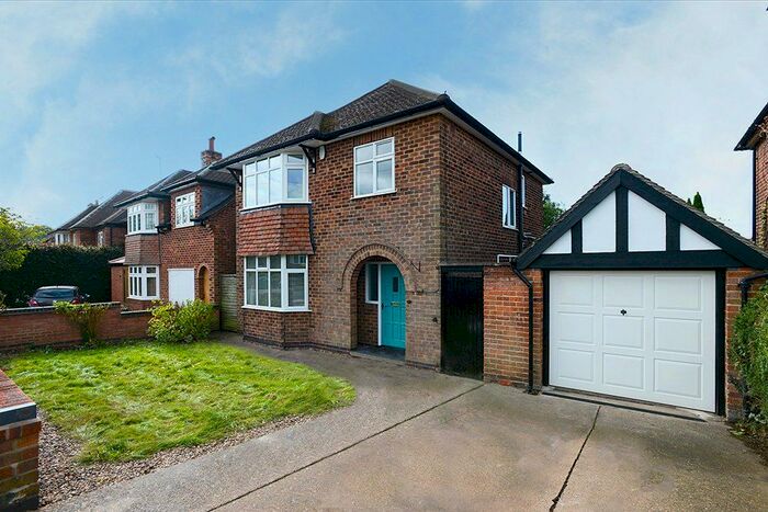 3 Bedroom Detached House To Rent In Brookhill Drive, Wollaton, Nottingham, NG8