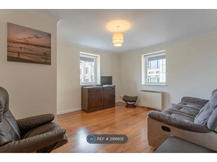 2 Bedroom Flat To Rent In Royal Mint Street, London, E1