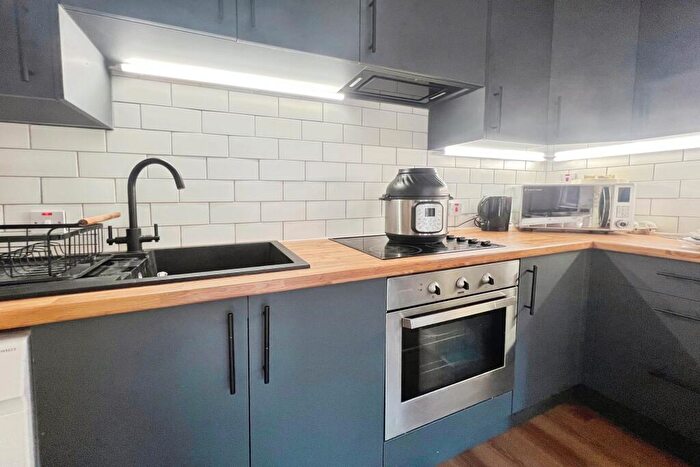 1 Bedroom Flat For Sale In Upton Park, Slough, SL1