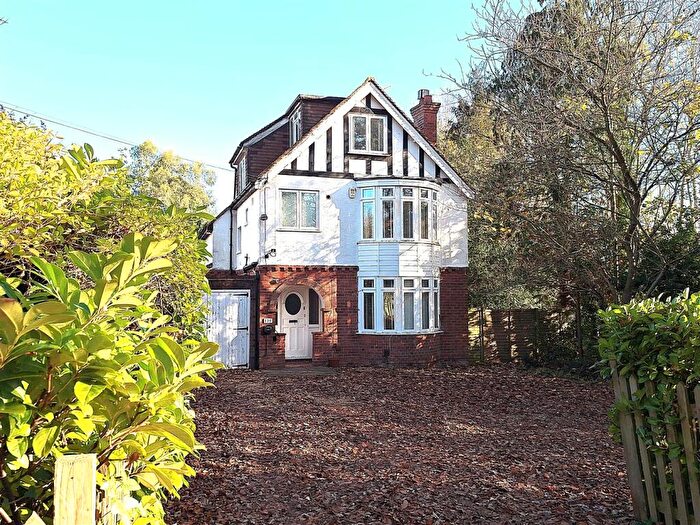 4 Bedroom Detached House For Sale In Kidmore Road, RG4