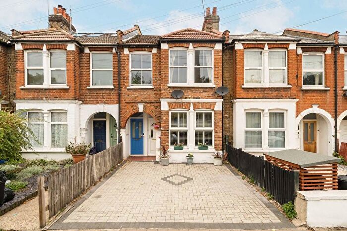 2 Bedroom Flat For Sale In Fountain Road, Tooting, SW17