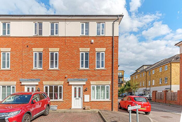 4 Bedroom End Of Terrace House To Rent In Grace Mews, Beckenham, BR3
