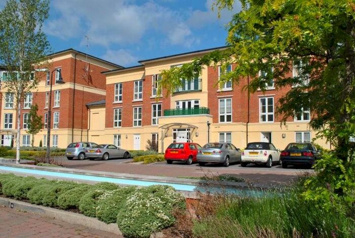 3 Bedroom Flat To Rent In Trevelyan Court, Windsor SL4