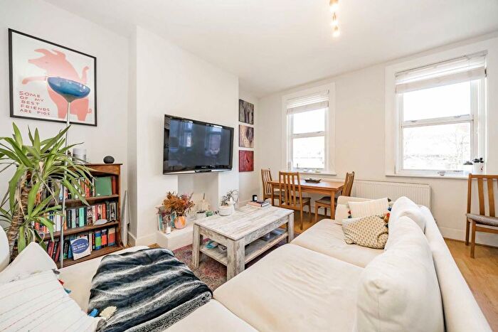 3 Bedroom Flat To Rent In Stroud Green Road, London, N4