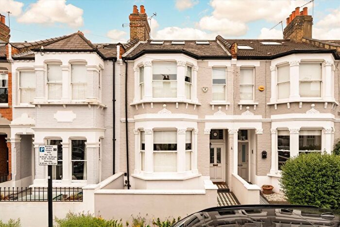 4 Bedroom Property To Rent In Balfern Grove, Chiswick, W4