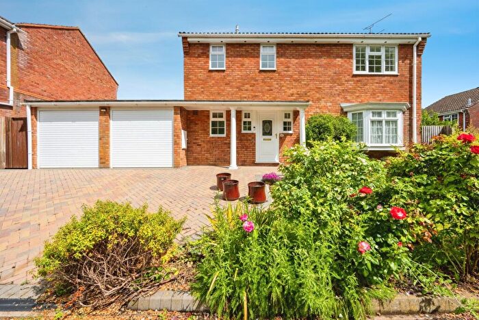 4 Bedroom Detached House For Sale In Derwent Road, Linslade, Leighton Buzzard, LU7
