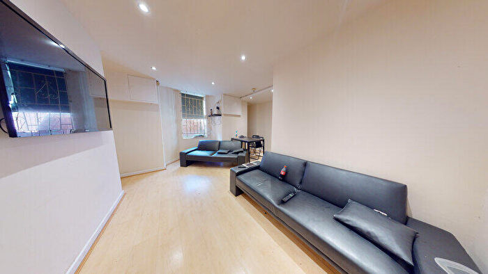 6 Bedroom Terraced House To Rent In Ridgeway Terrace, Woodhouse, Leeds, LS6