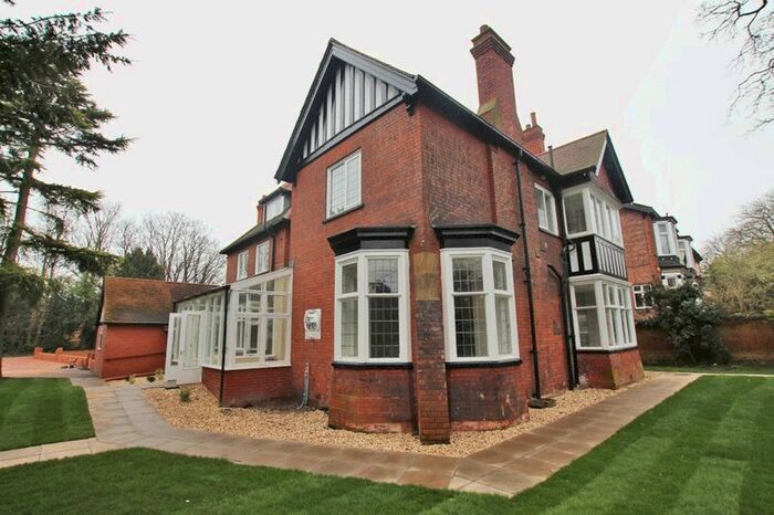 2 Bedroom Flat To Rent In The Lodge, Abbey Road, Grimsby, DN32