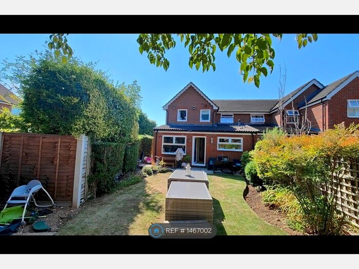 3 Bedroom Semi-Detached House To Rent In Scholars Way, Amersham, HP6