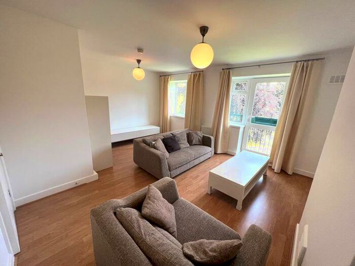 2 Bedroom Flat To Rent In Kielder Square, Eccles New Road, Salford, M5