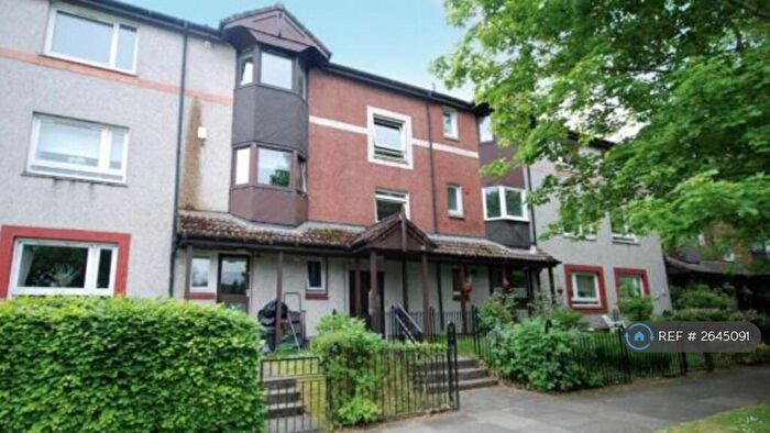 2 Bedroom Flat To Rent In Kyleakin Rd, Glasgow, G46
