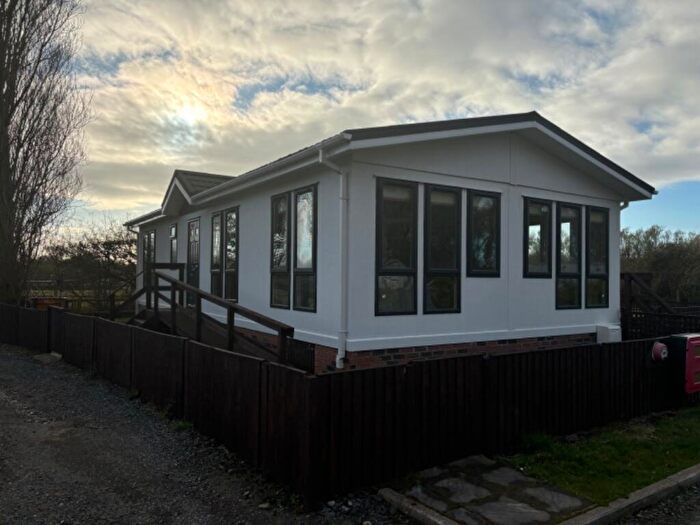 2 Bedroom Lodge For Sale In Park Lane, CH47