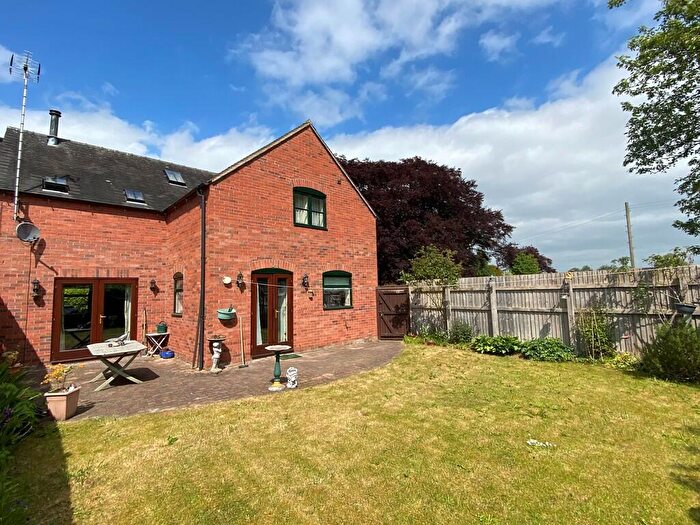 3 Bedroom Barn Conversion For Sale In Castrum Court, Rocester, ST14
