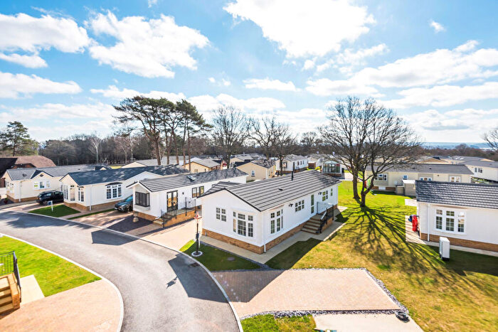 2 Bedroom Park Home For Sale In Poole, Dorset, BH16