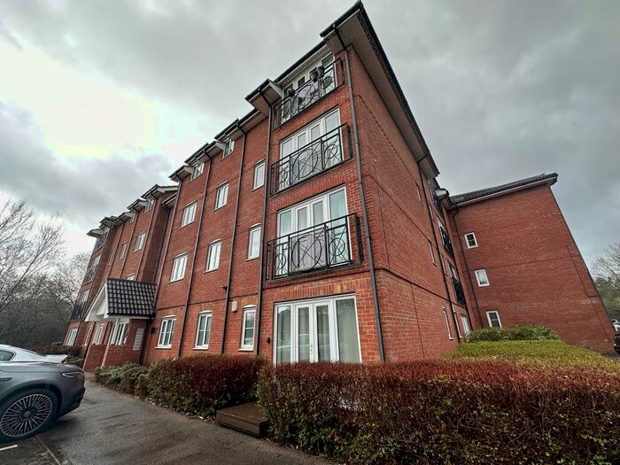 2 Bedroom Flat To Rent In Winnipeg Way, Broxbourne, EN10