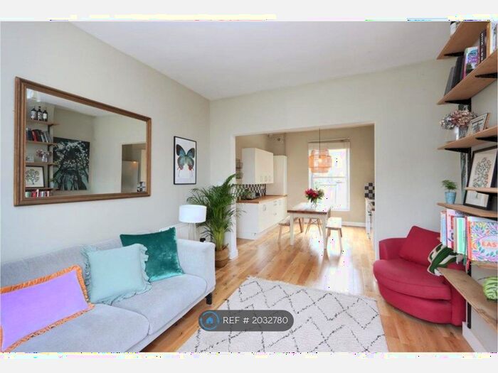 2 Bedroom Maisonette To Rent In Lausanne Road, London, SE15