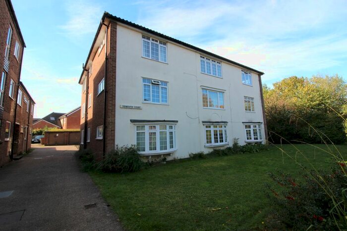 1 Bedroom Flat To Rent In Wordsworth Drive, North Cheam, SM3