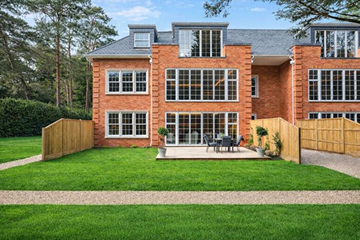 3 Bedroom Flat For Sale In Coronation Road, Ascot, Berkshire, SL5