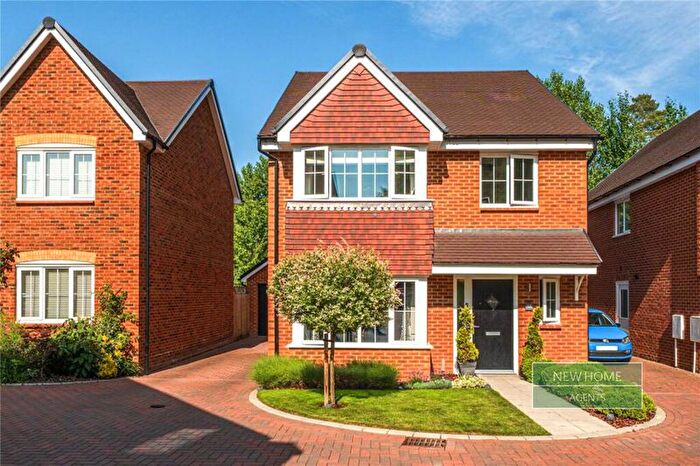 4 Bedroom Detached House For Sale In Compass Rose Road, Ash Green, Aldershot, GU12