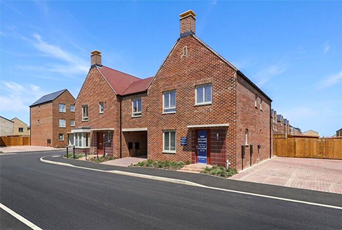 4 Bedroom Link Detached House For Sale In Wedgewood Avenue, Darwin Green, Cambridge, CB3