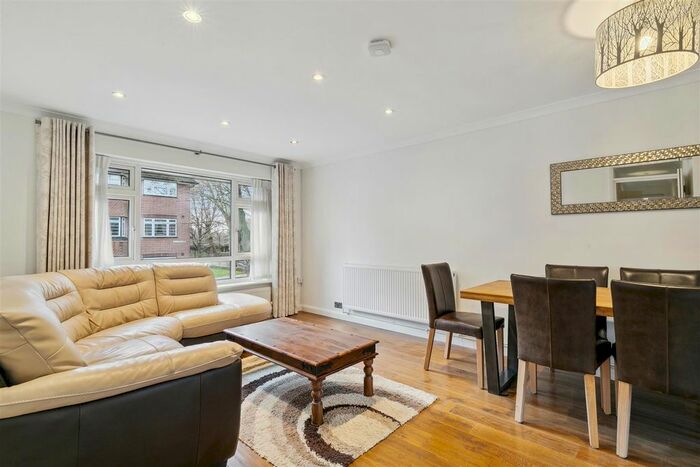 2 Bedroom Flat To Rent In Grosvenor Road, London, W4
