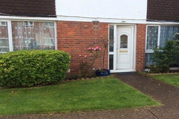 2 Bedroom Flat To Rent In Ashburton Road, Croydon, CR0