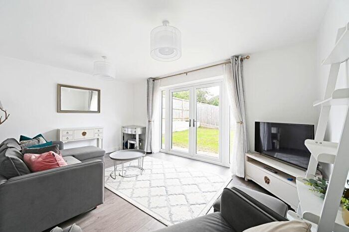 3 Bedroom Detached House To Rent In Bassledene Road, Sheffield, S2