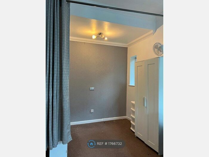 Studio To Rent In Eaton Court, Bournemouth, BH1