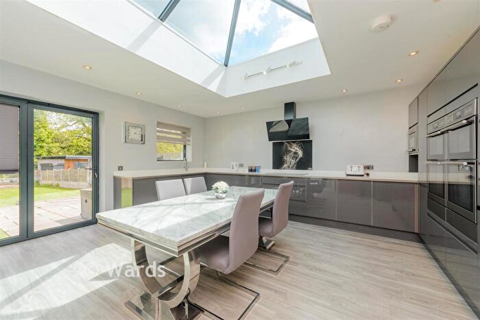 4 Bedroom Chalet For Sale In Walderslade Road, Walderslade, Chatham, Kent, ME5
