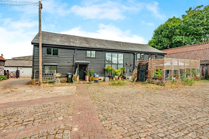 5 Bedroom Barn Conversion For Sale In Pendell Road, Bletchingley, Redhill, RH1