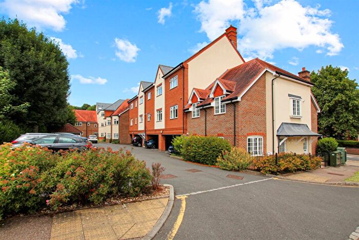 2 Bedroom Flat To Rent In High Street, Rickmansworth, WD3