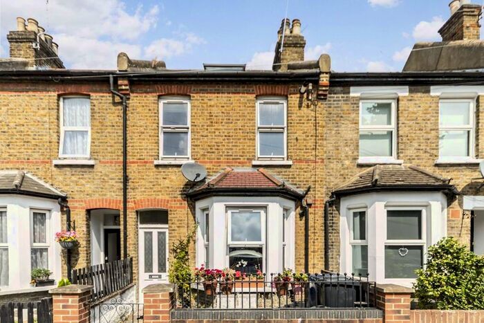 1 Bedroom Flat To Rent In Felix Road, London, W13