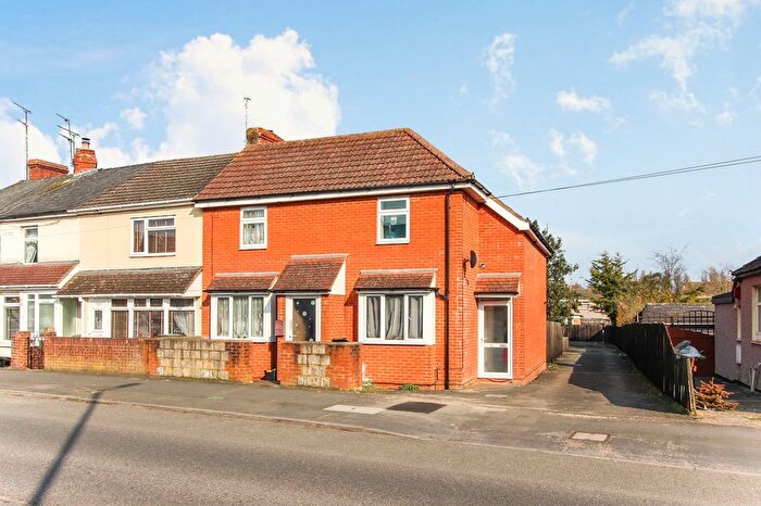 3 Bedroom End Of Terrace House To Rent In Cheney Manor Road, Swindon, SN2