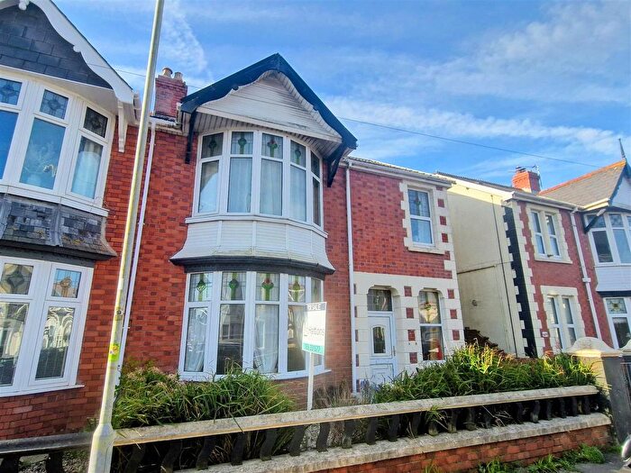 5 Bedroom Semi-Detached House For Sale In Victoria Avenue, Porthcawl, CF36