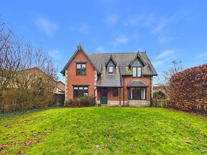 4 Bedroom Detached House For Sale In Derriads Lane, Chippenham, SN14