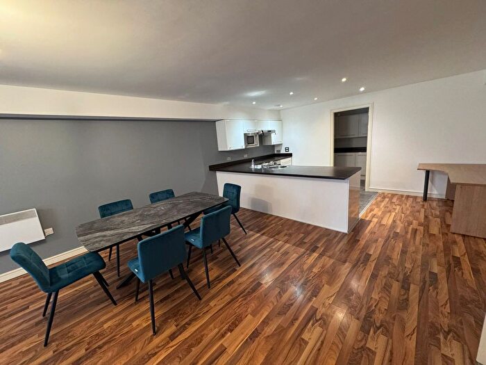 2 Bedroom Flat To Rent In Lower Ormond Street, Manchester, M1