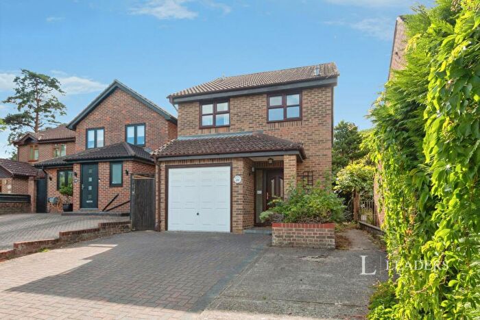 3 Bedroom Detached House To Rent In Sandy Lane, Woking, Surrey, GU22