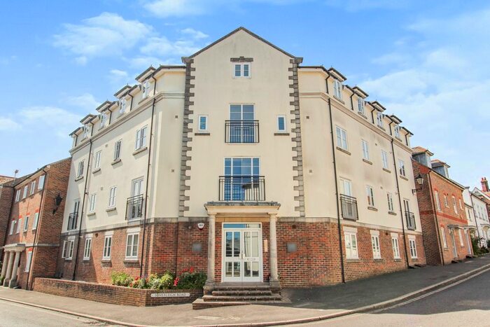 2 Bedroom Flat To Rent In Somerleigh Road, Dorchester, DT1