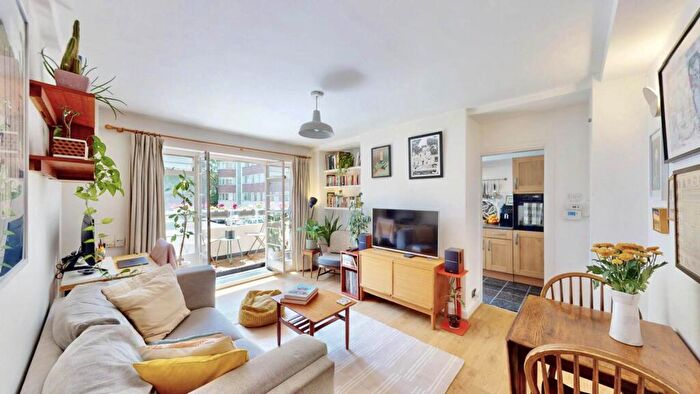 2 Bedroom Apartment For Sale In Hornsey Lane, Highgate, N6