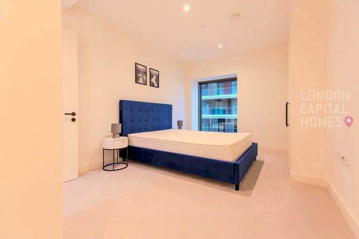 3 Bedroom Apartment To Rent In Docker Building Bonnet Street London, E16