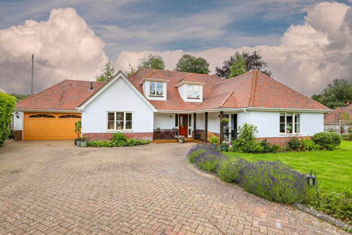 4 Bedroom Chalet For Sale In Charlton Manor, Charlton Marshall, DT11