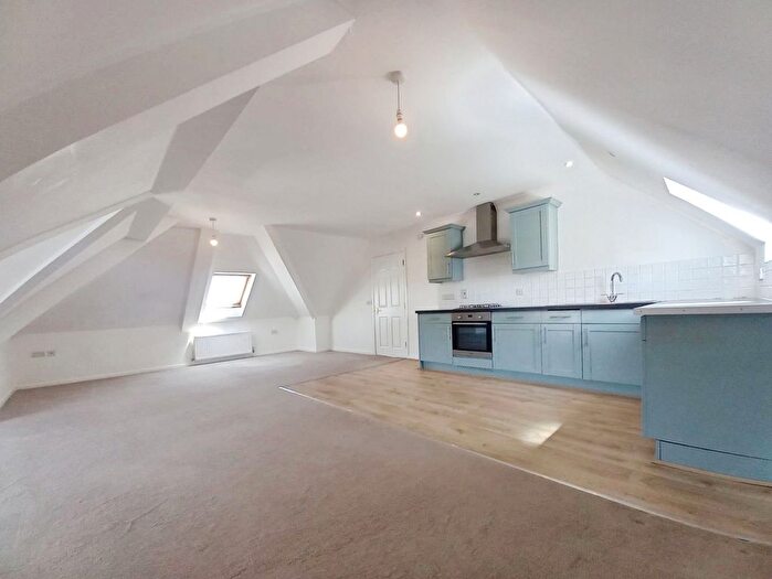 2 Bedroom Flat For Sale In Sea View Road, Poole, BH12