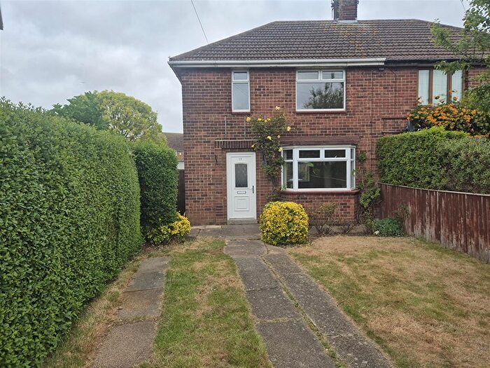 3 Bedroom Semi-Detached Bungalow To Rent In Colin Avenue, Grimsby, DN32