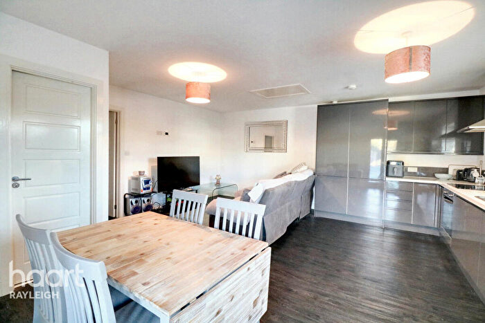 2 Bedroom Bungalow For Sale In Rawreth Lane, Wickford, SS11