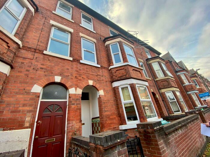 1 Bedroom Flat To Rent In Beech Avenue, New Basford, NG7