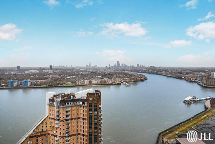 2 Bedroom Apartment To Rent In Landmark Pinnacle, Marsh Wall, E14