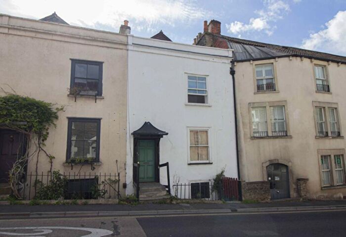 2 Bedroom Terraced House To Rent In North Parade, Frome, BA11