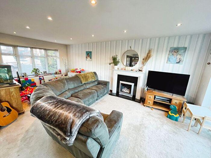 4 Bedroom Detached House For Sale In Chatton Close, Bury, BL8