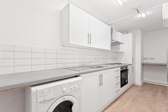 1 Bedroom Terraced House To Rent In Rochester Place, Camden, NW1