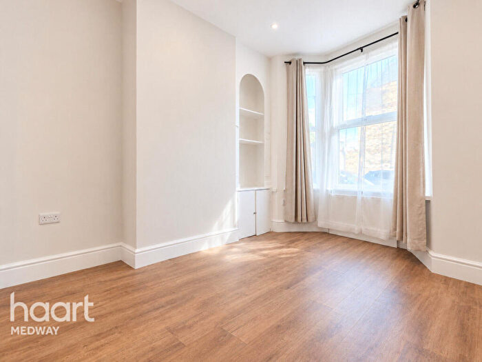 3 Bedroom Terraced House To Rent In Kitchener Road, Rochester, ME2